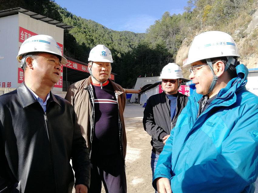 怒江州常务副州长邹松到古盐都隧道调研